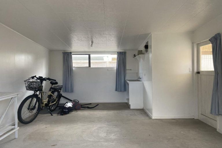 Photo of property in 18 Riverside Road, Orewa, 0931