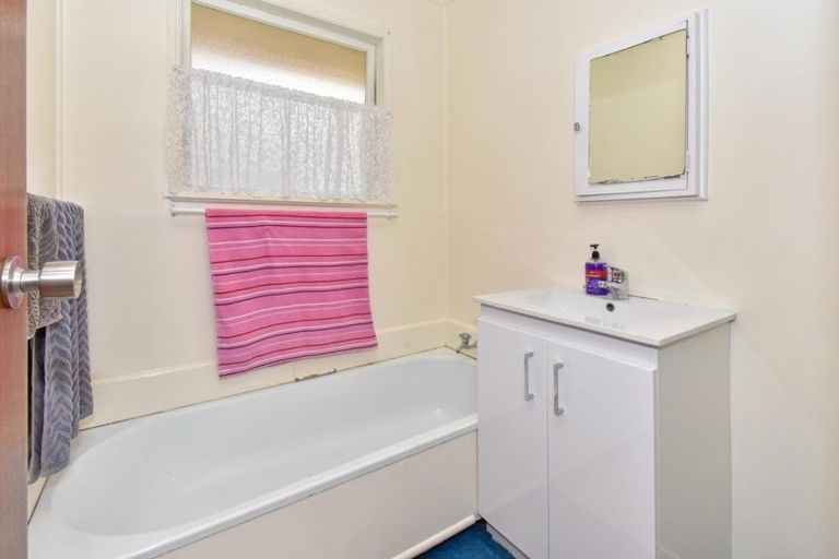 Photo of property in 2/75 Kolmar Road, Papatoetoe, Auckland, 2025
