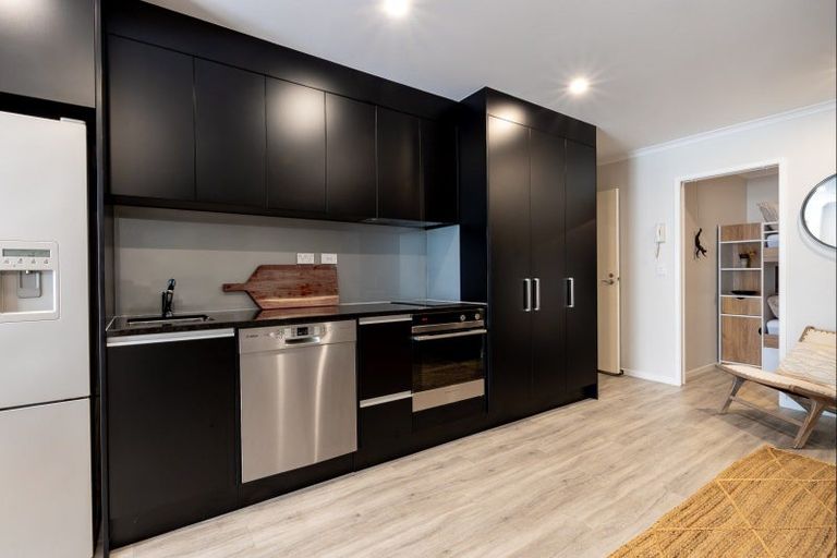 Photo of property in 2/19 Victoria Road, Mount Maunganui, 3116