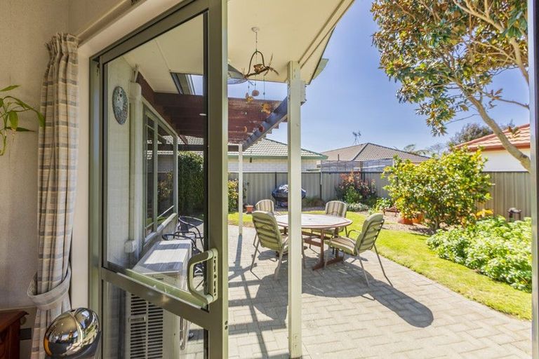 Photo of property in 12 Flemington Place, Taradale, Napier, 4112