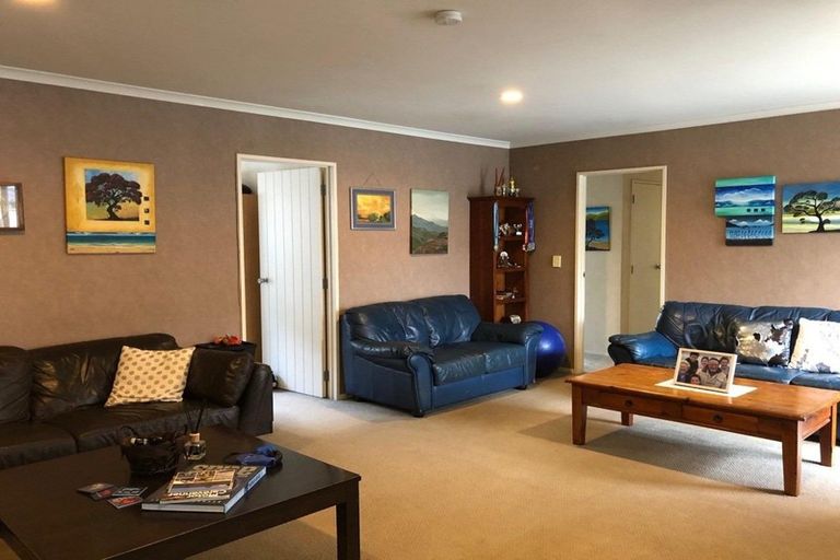 Photo of property in 84 Gracechurch Drive, Flat Bush, Auckland, 2016