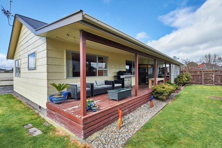 Photo of property in 10 Grange Place, Milson, Palmerston North, 4414