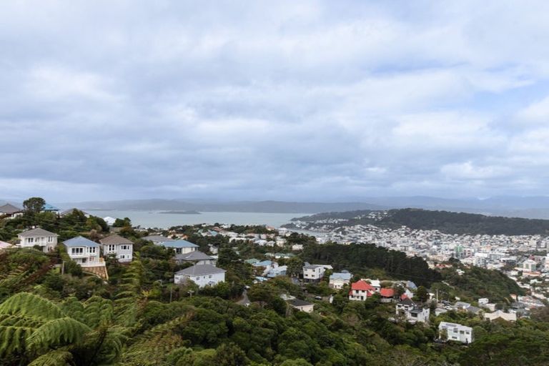 Photo of property in 32 Highbury Road, Highbury, Wellington, 6012