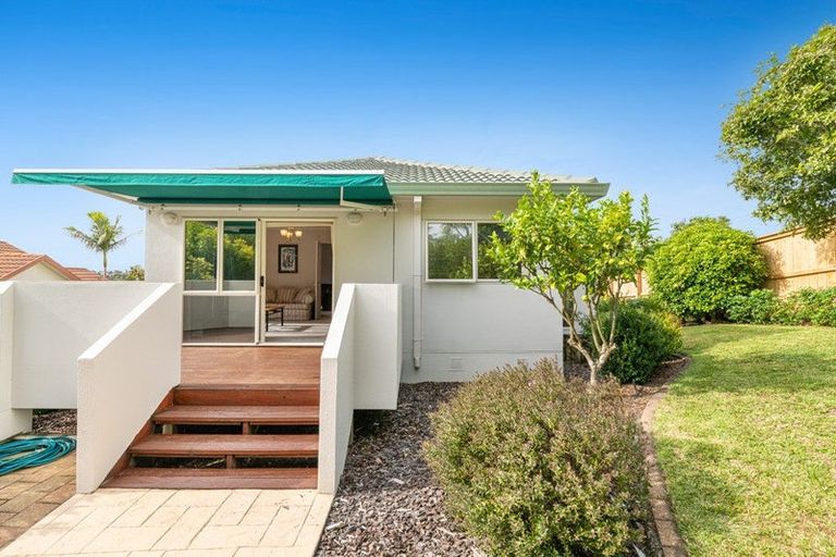 Photo of property in 29 Westminster Gardens, Unsworth Heights, Auckland, 0632