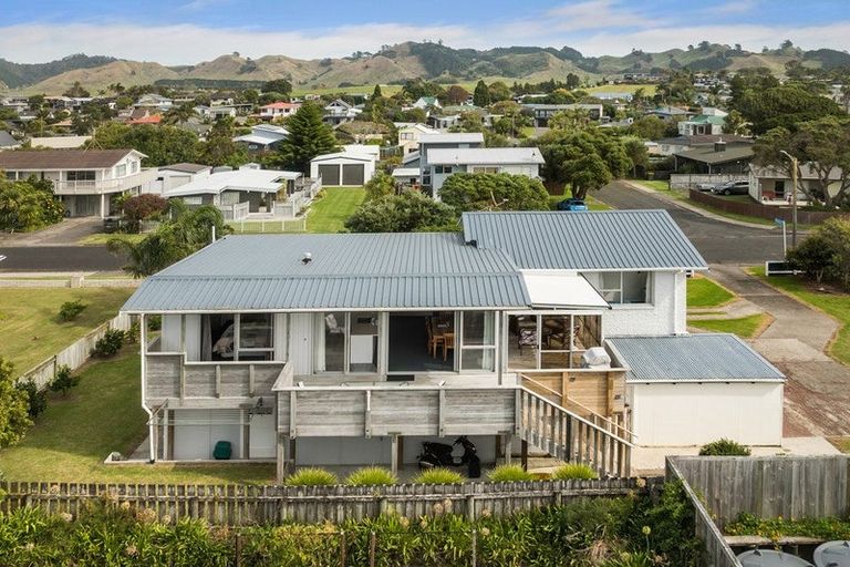 Photo of property in 15 Snell Crescent, Waihi Beach, 3611