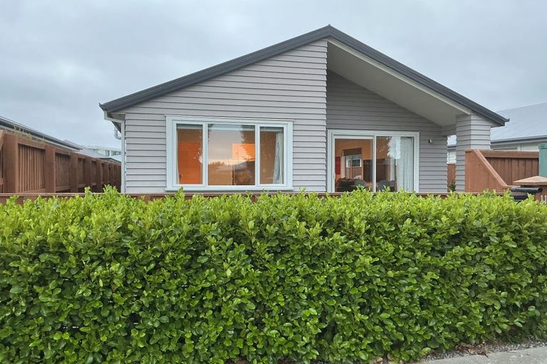 Photo of property in 11 Pounamu Place, Pegasus, 7612