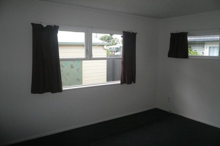 Photo of property in 113 Henderson Valley Road, Henderson, Auckland, 0612