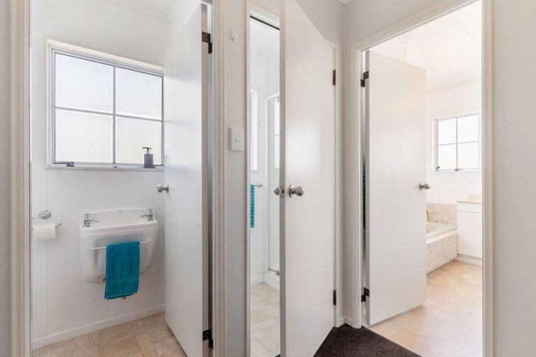 Photo of property in 138 Moana Anu Anu Avenue, Whangamata, 3620