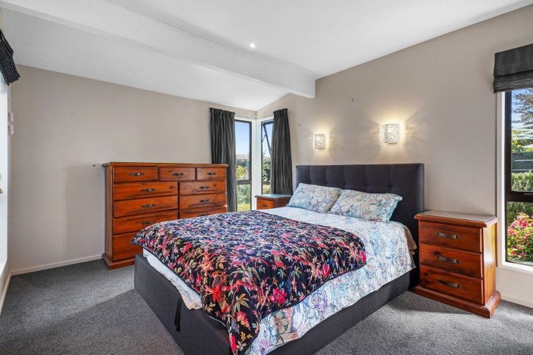 Photo of property in 6 Grove Place, Rangiora, 7400