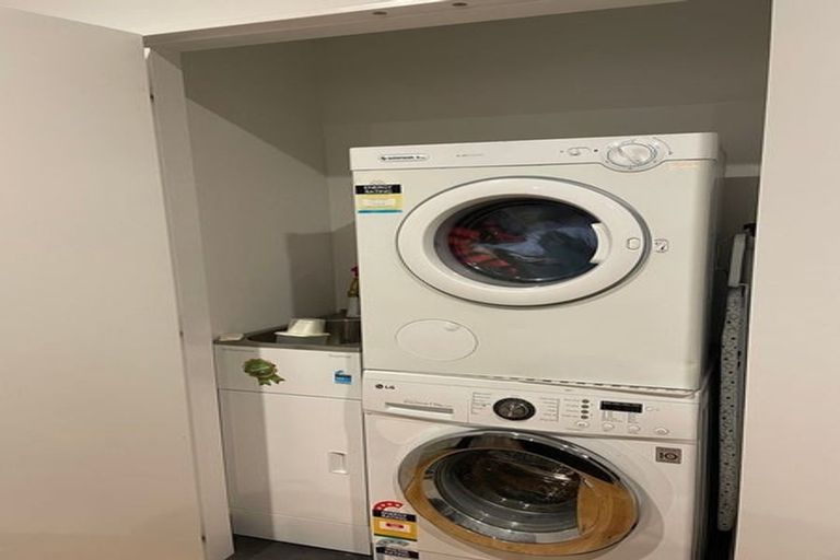 Photo of property in 14 Rua Kai Way, Brooklyn, Wellington, 6021