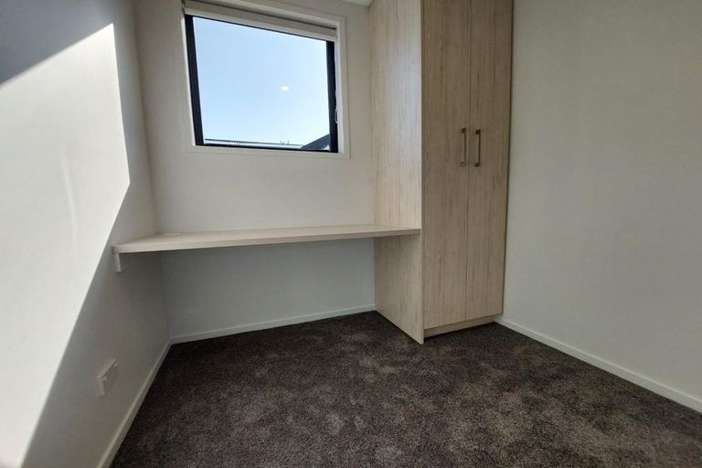 Photo of property in 4/10 Fathom Place, Te Atatu Peninsula, Auckland, 0610