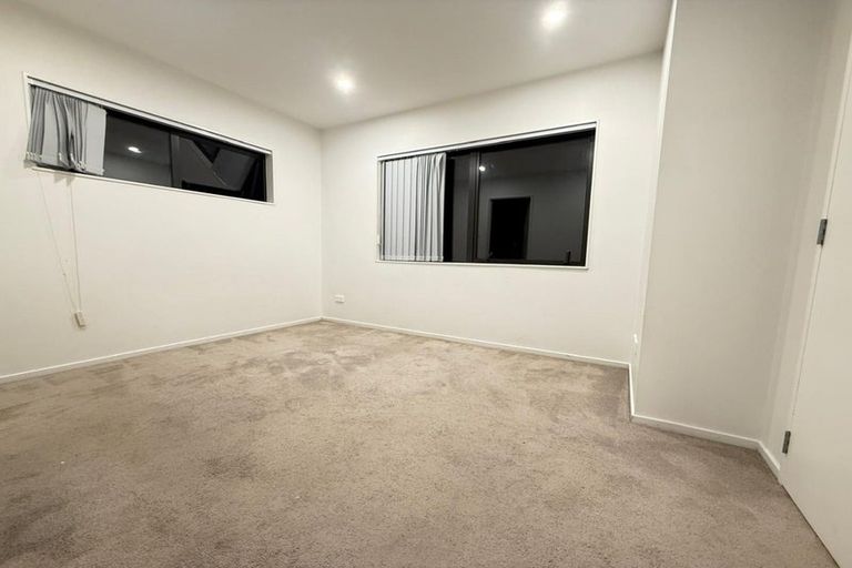 Photo of property in 106 Bellbird Street, Papakura, 2110