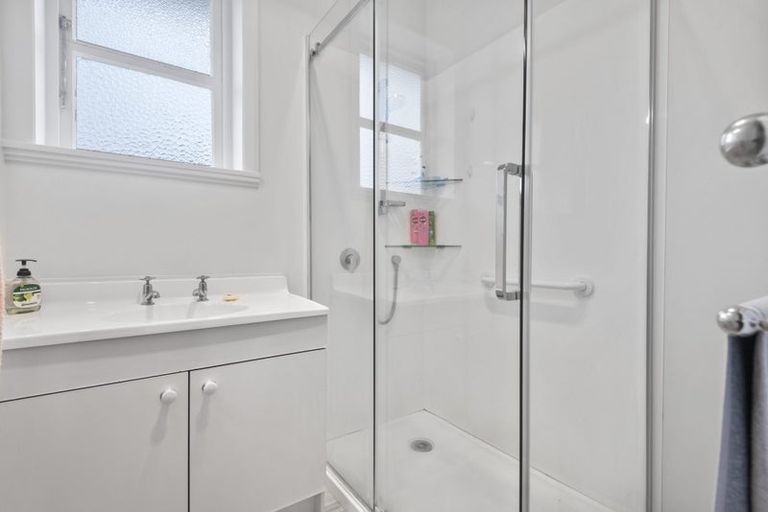 Photo of property in 112 Savage Crescent, West End, Palmerston North, 4412