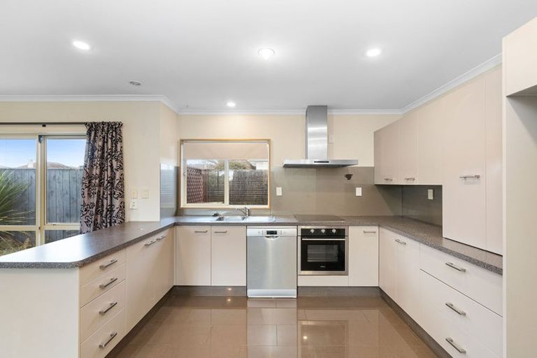 Photo of property in 28 Dorset Street, Levin, 5510