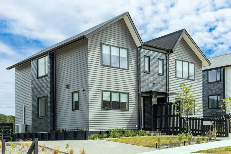 Photo of property in 44 Turtleback Avenue, Whitby, 5024