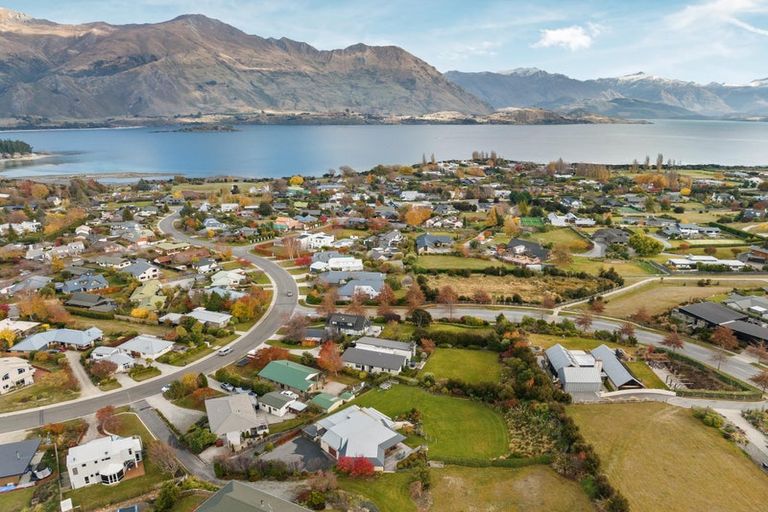 Photo of property in 98 Hunter Crescent, Wanaka, 9305
