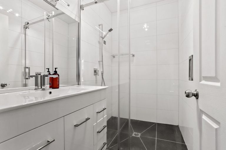 Photo of property in 294 West Coast Road, Glen Eden, Auckland, 0602