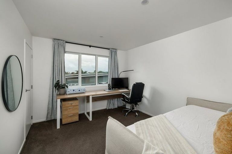 Photo of property in 12a Waterview Place, Haruru, 0204