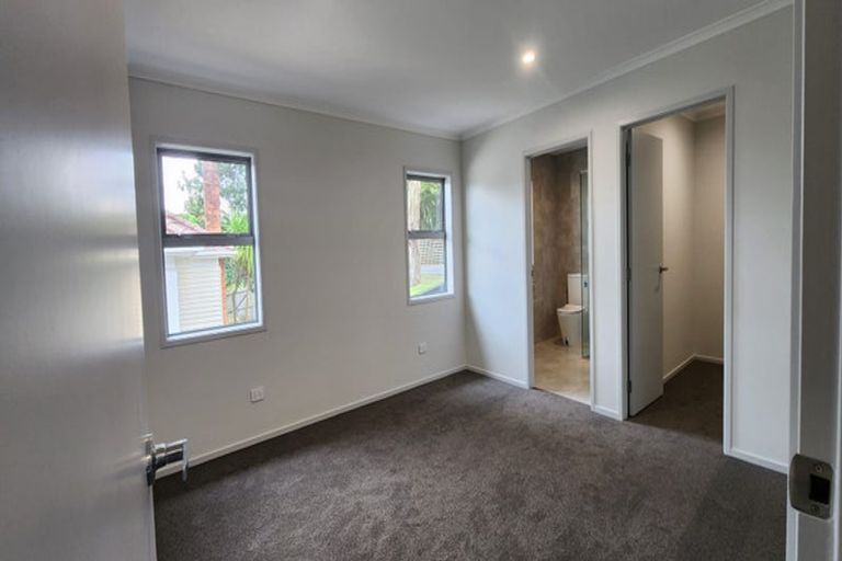 Photo of property in 1 Danden Way, Pukekohe, 2120