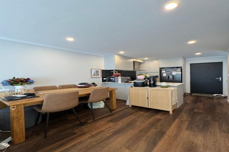 Photo of property in 30 Wharara Lane, Massey, Auckland, 0614