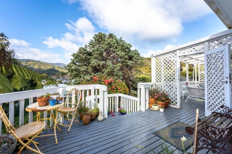 Photo of property in 4 Lincoln Grove, Wainuiomata, Lower Hutt, 5014