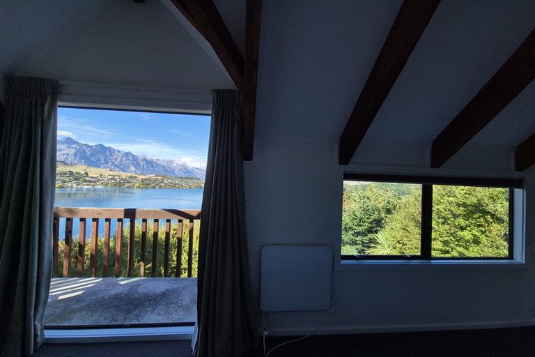 Photo of property in 16 Maxwell Place, Queenstown, 9300