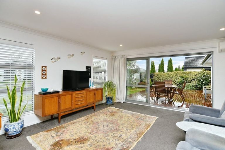 Photo of property in 32 Te Whenu Crescent, Marshland, Christchurch, 8083
