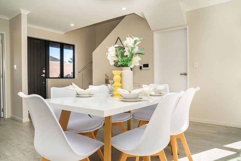 Photo of property in 27 Hill Crescent, Papakura, 2110