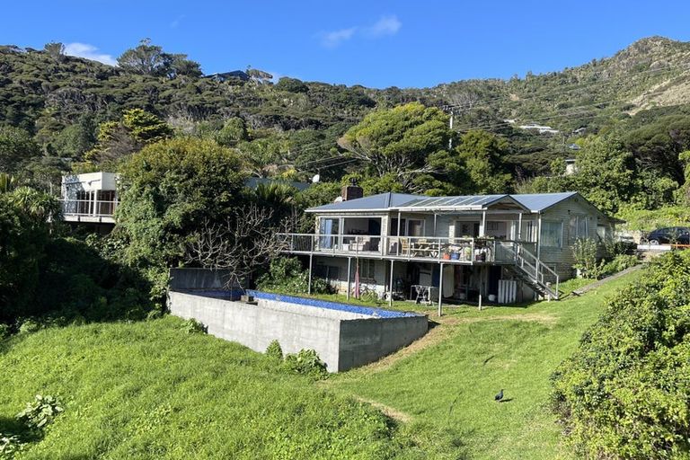 Photo of property in 57 Seaview Road, Piha, New Lynn, 0772