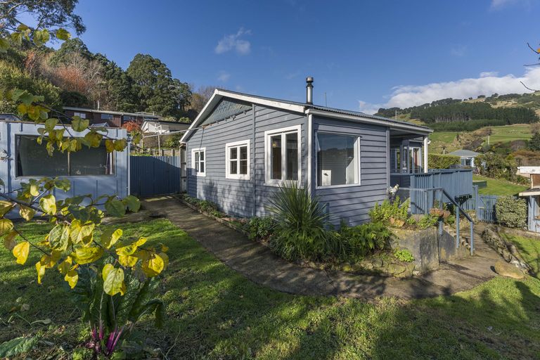 Photo of property in 7 Dickson Street, Macandrew Bay, Dunedin, 9014