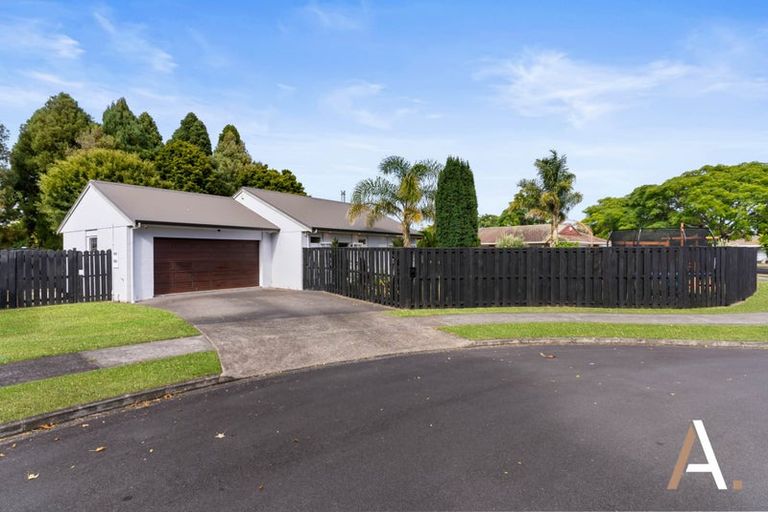 Photo of property in 13 Ross Martin Court, Conifer Grove, Takanini, 2112