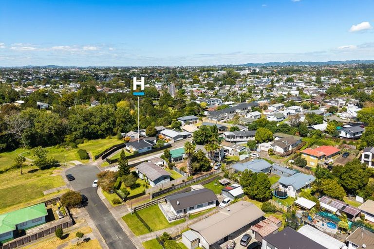 Photo of property in 8 Camphora Place, Ranui, Auckland, 0612