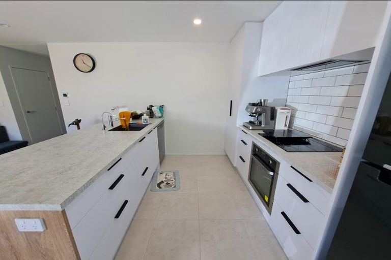 Photo of property in 10 Rehua Place, Waiwhakaiho, New Plymouth, 4312