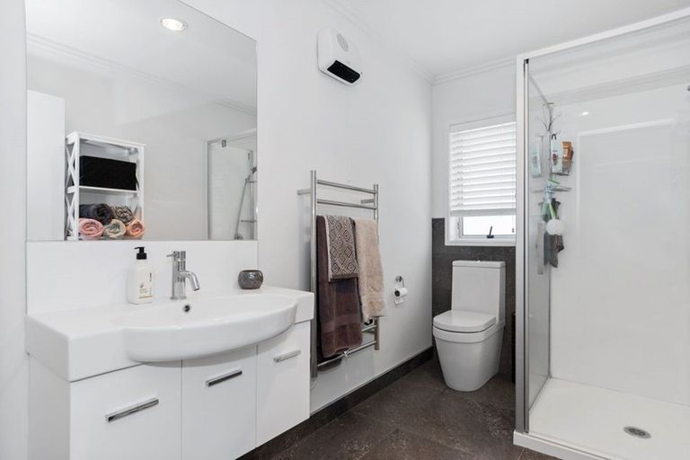 Photo of property in 6 Royal Ascot Drive, Papamoa Beach, Te Puke, 3187