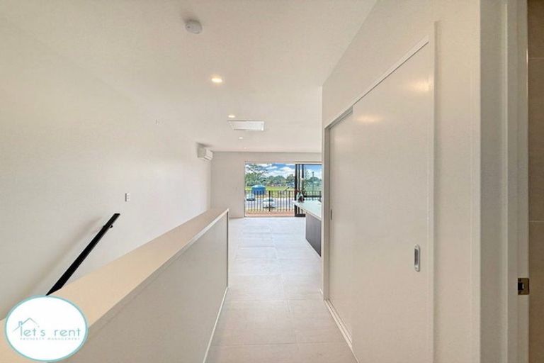 Photo of property in 12 Tara Lane, Manurewa, 2102