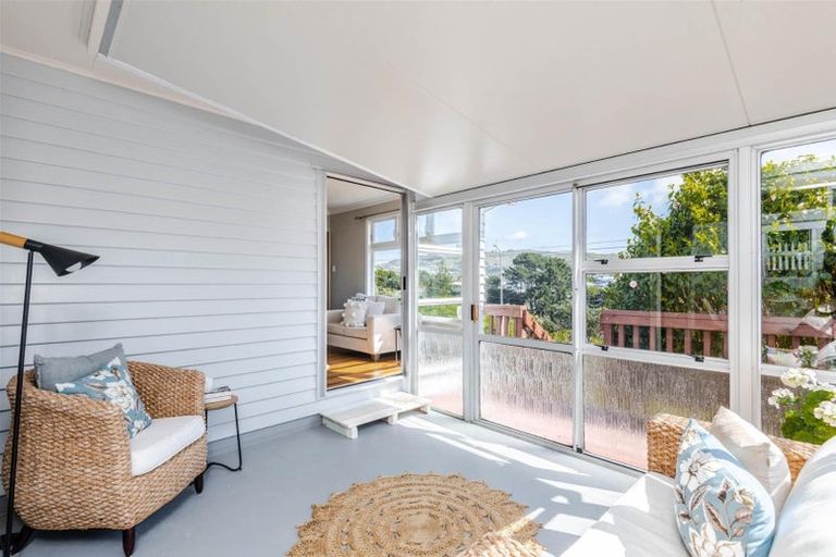 Photo of property in 102 Helston Road, Paparangi, Wellington, 6037