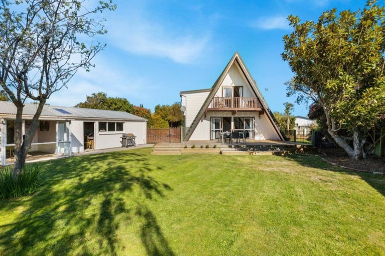 Photo of property in 6a Hurst Place, Parklands, Christchurch, 8083