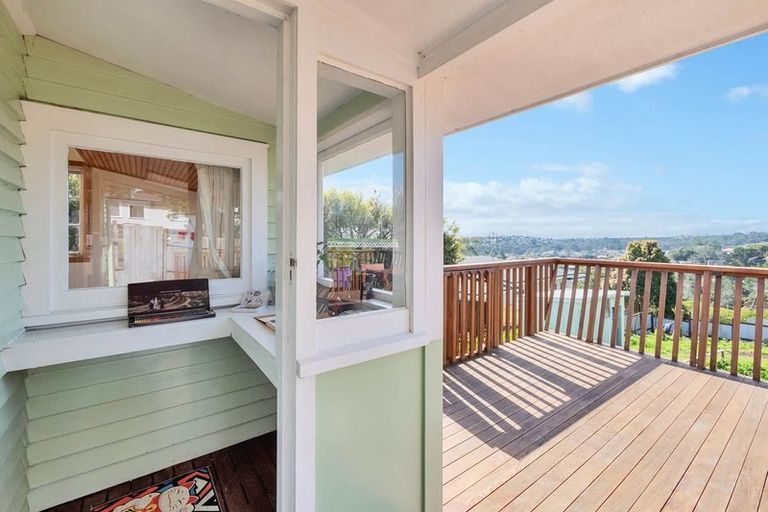 Photo of property in 65 Birkdale Road, Birkdale, Auckland, 0626