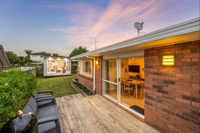Photo of property in 17 Matterhorn Crescent, Northpark, Auckland, 2013