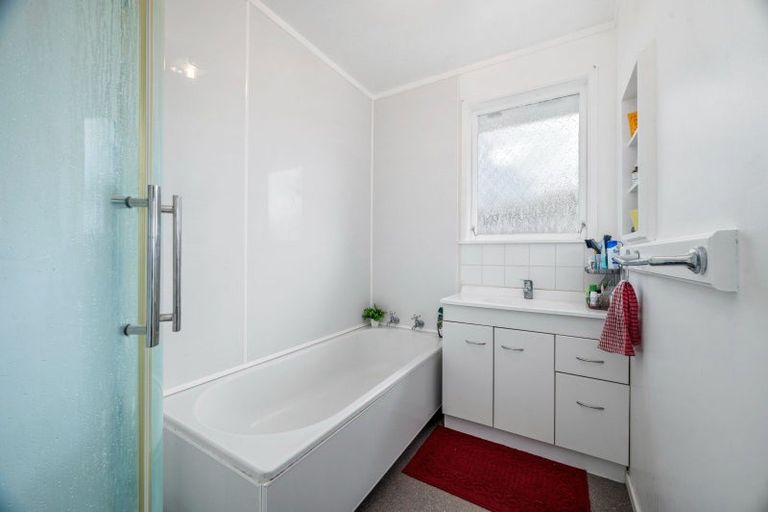 Photo of property in 20 Fenruss Street, Fairy Springs, Rotorua, 3015