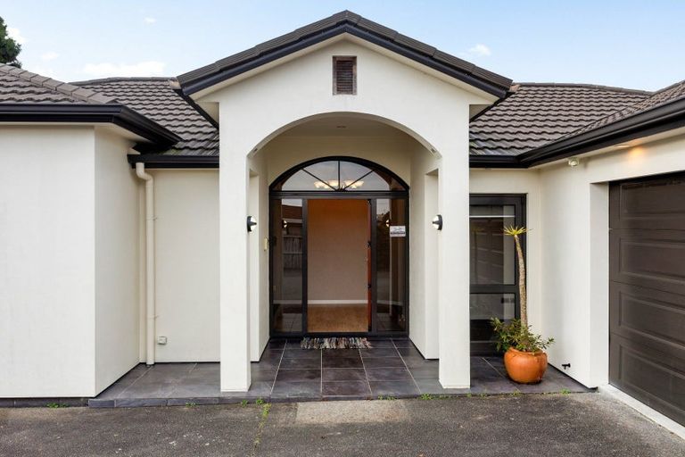 Photo of property in 30 Sandwich Road, St Andrews, Hamilton, 3200