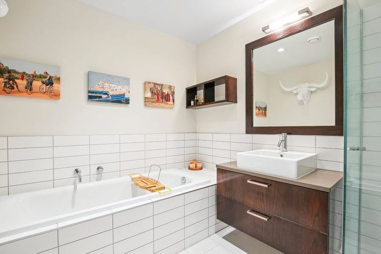 Photo of property in Chews Lane Apartments, 16c/9 Chews Lane, Wellington Central, Wellington, 6011