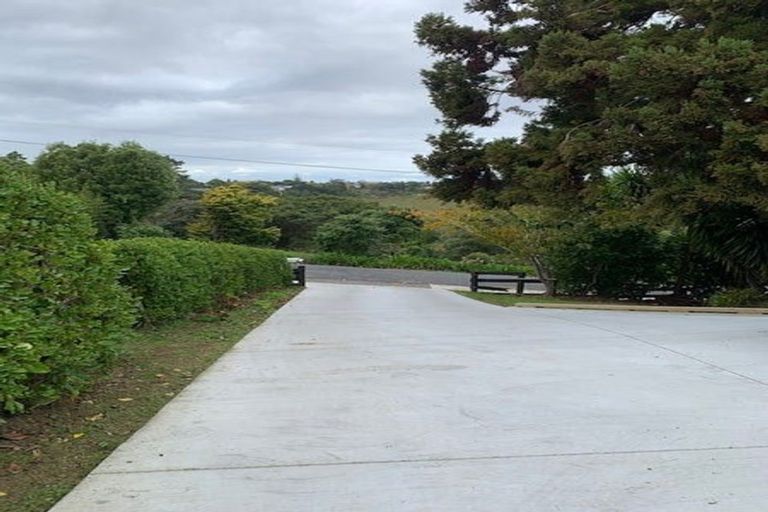 Photo of property in 127 Matipo Road, Te Atatu Peninsula, Auckland, 0610