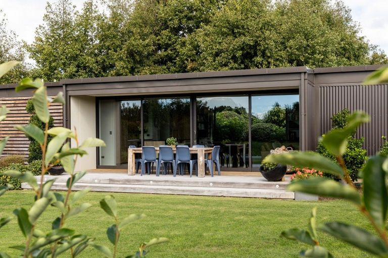 Photo of property in 91 Basil Road, Meeanee, Napier, 4112