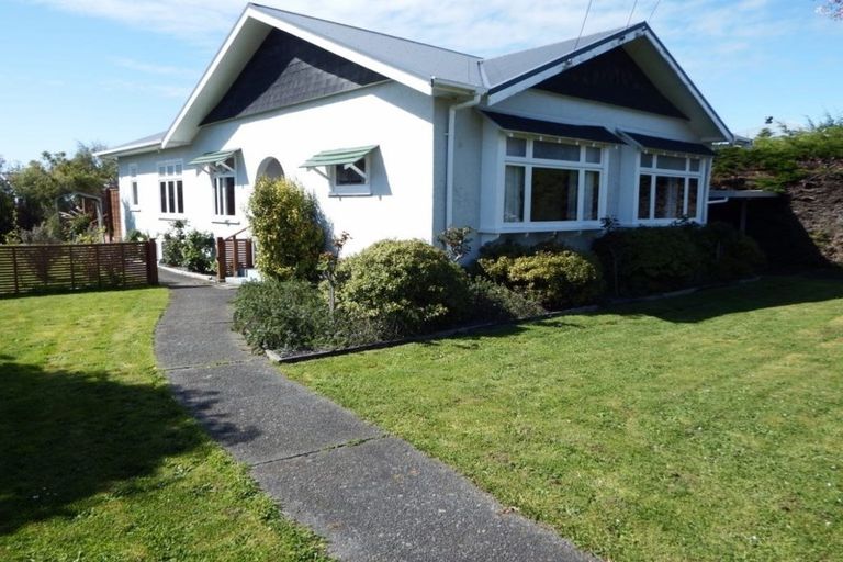 Photo of property in 13 Ross Street, Marton, 4710