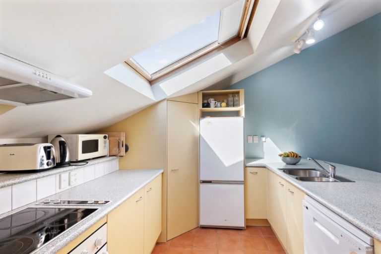 Photo of property in Courtenay Mews Apartments, 16/14u Alpha Street, Te Aro, Wellington, 6011