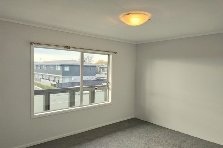 Photo of property in 2/33 Springfield Road, St Albans, Christchurch, 8014