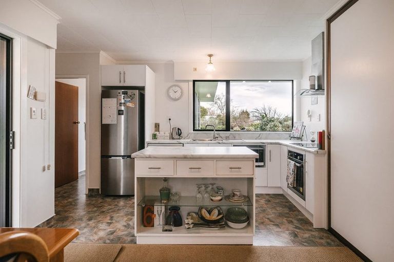 Photo of property in 14 Pollen Street, Woodville, 4920