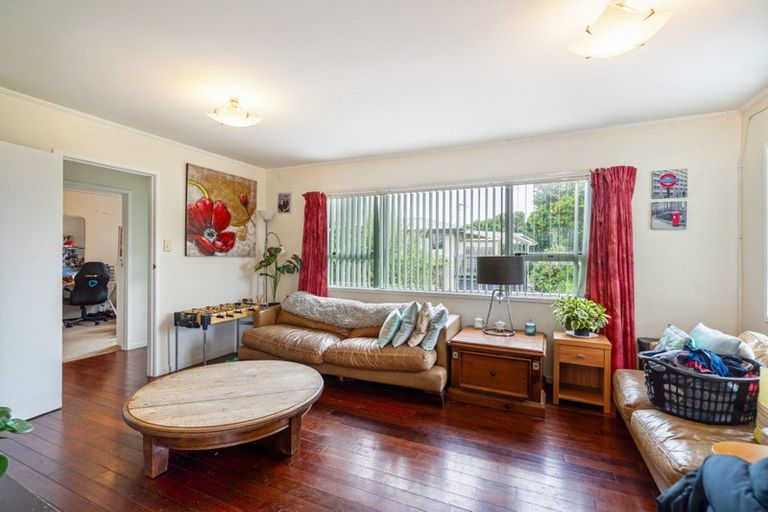 Photo of property in 13 Celeste Place, Totara Vale, Auckland, 0627