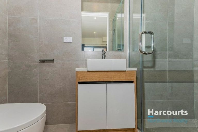 Photo of property in 31b Statesman Street, Henderson, Auckland, 0612
